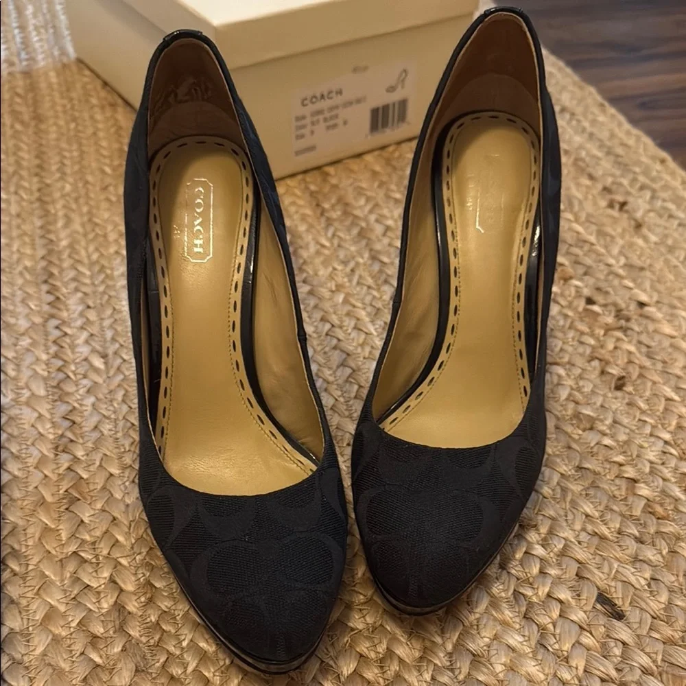 Coach Caya Signature-C heels - Picture 3 of 5